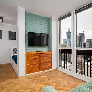 https://apartament-z-widokiem-na-centrum-chlodna.warsawhotelspoland.com